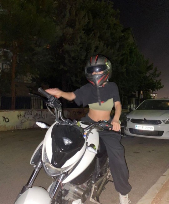 Motor süren kız çekicimidir?