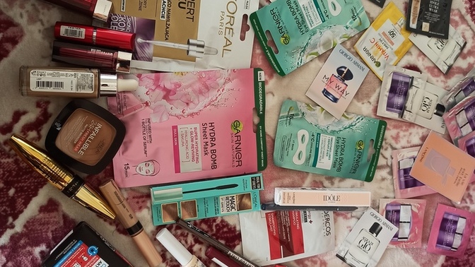 Elimde kişisel bakım malzemeleri var ne işe yarıyor yardımcı olacak?