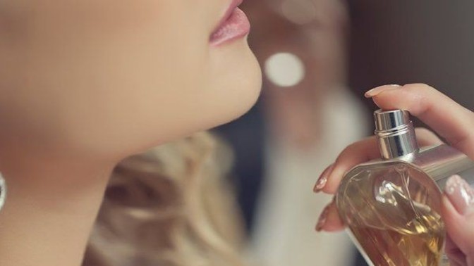 Parfüm ve deodorant aynı anda kullanılır mı?