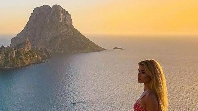 Hoyrat bir fırtına mısın, sessiz bir liman mı?