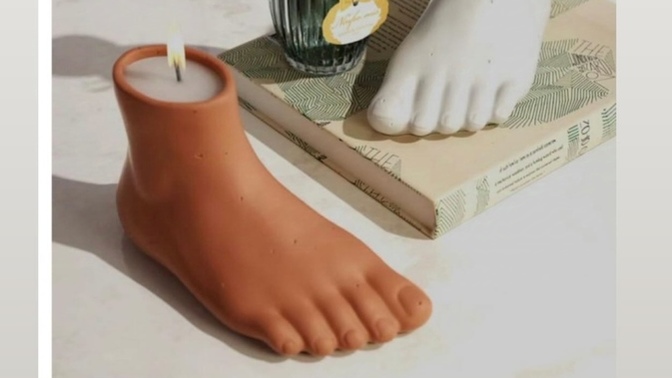 Eski flörtüm ayağım güzel diye kalıbını almıştı mum yapıp satıyor kazandığı paradan pay istemelimiyim?🤭🤭🤭?