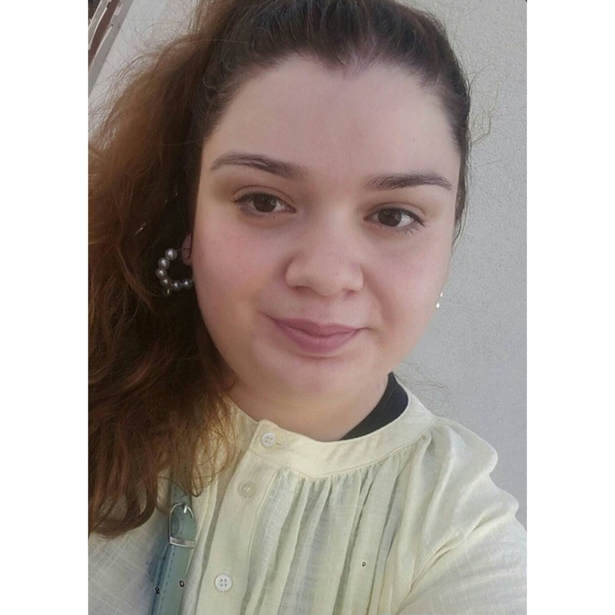 Sizce ne kadar güzel bu kiz?