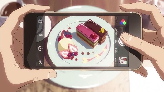 Dışarıda yiyeceğiniz farklı bir tatlı veya yemeğin fotoğrafını çekiyor musun?