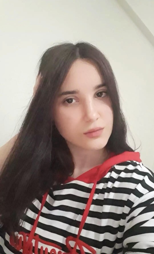Uzun düz saçlar kadar havalı bir saç modeli var mı?