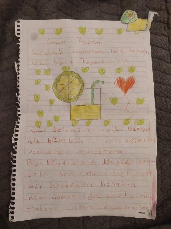 Sizin de böyle sizi küçücük şeylerle mutlu eden minikleriniz var mı?