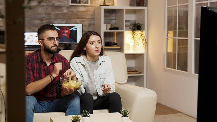 Yaşadığım şeyden sonra yalnız uyumaya korkuyorum, ne yapmalıyım?
