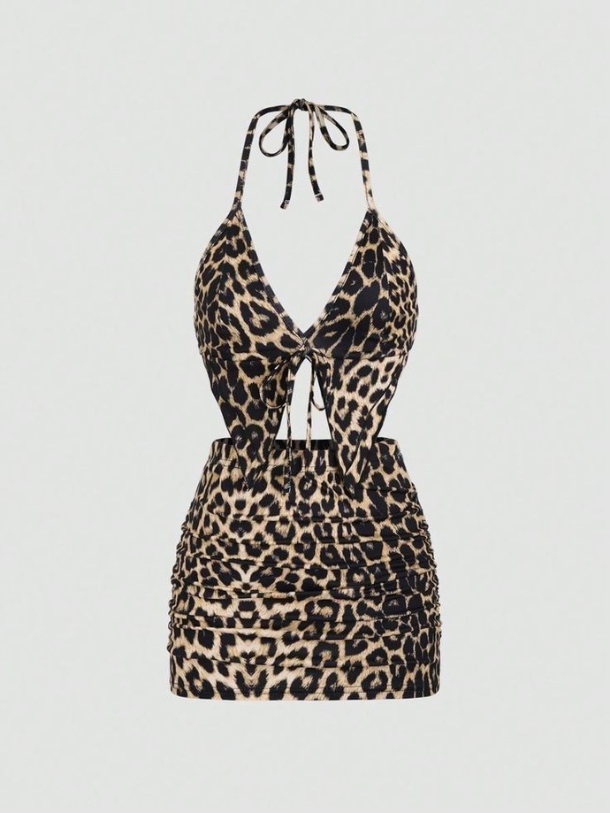 Leopar desenli elbise sever misiniz?