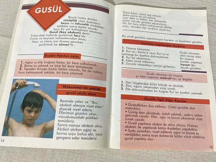Arkadaşlar güsul abdesti nasıl aalınır annem oturarak alınır dedi Allahumme tahir kalbi ve cismi cenebeti kereveti kilimti Allah?