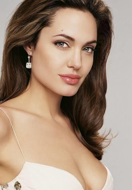 Angelina Jolie Sizce Dünyanın en güzel kadını mı?