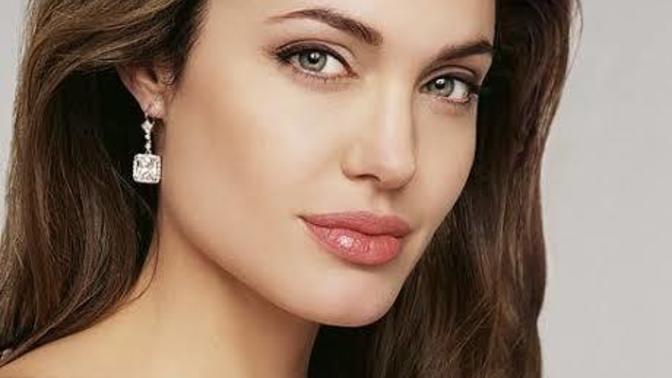 Angelina Jolie Sizce Dünyanın en güzel kadını mı?