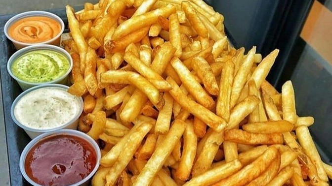 Patates kızartmasına yakışan yoğurt mudur, ketçap-mayonez mi?