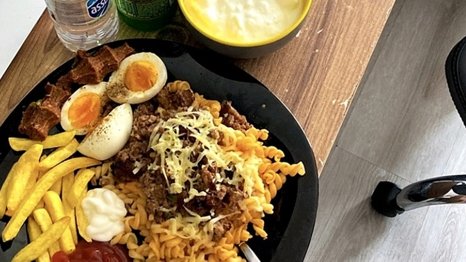 Güzel bir kız ile kahvaltı yapacağım. Ona hazırladığım sofra güzel mi sizce beğenir mi 🤔?