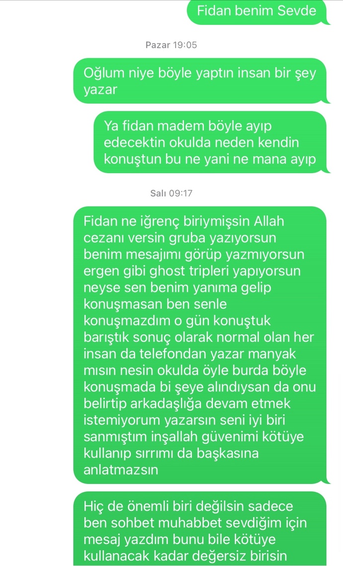Eski yakın arkadaşım okulda beni görünce yanıma gelip sarıldı uzun uzun konuştu daha sonra ben yazınca cevap vermedi nedne böyle?