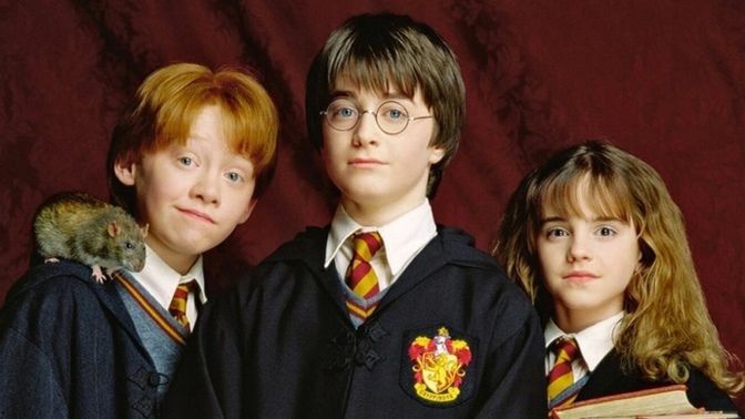 23 yıl önce bugün, Harry Potter serisi başladı. Serinin her filmini izlediniz mi?