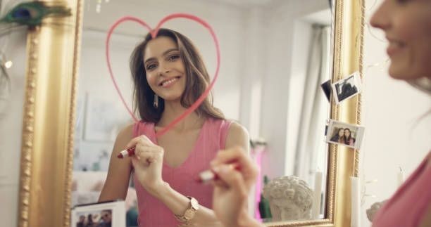 Kendinizi aynada görünce ilk lafınız ne oluyor?