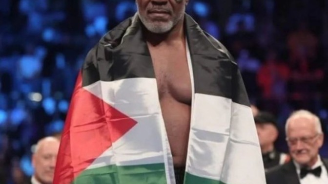 Mike Tyson maça Filistin bayrağı açarak çıktı çok duyarlı bir hareket değil mi?