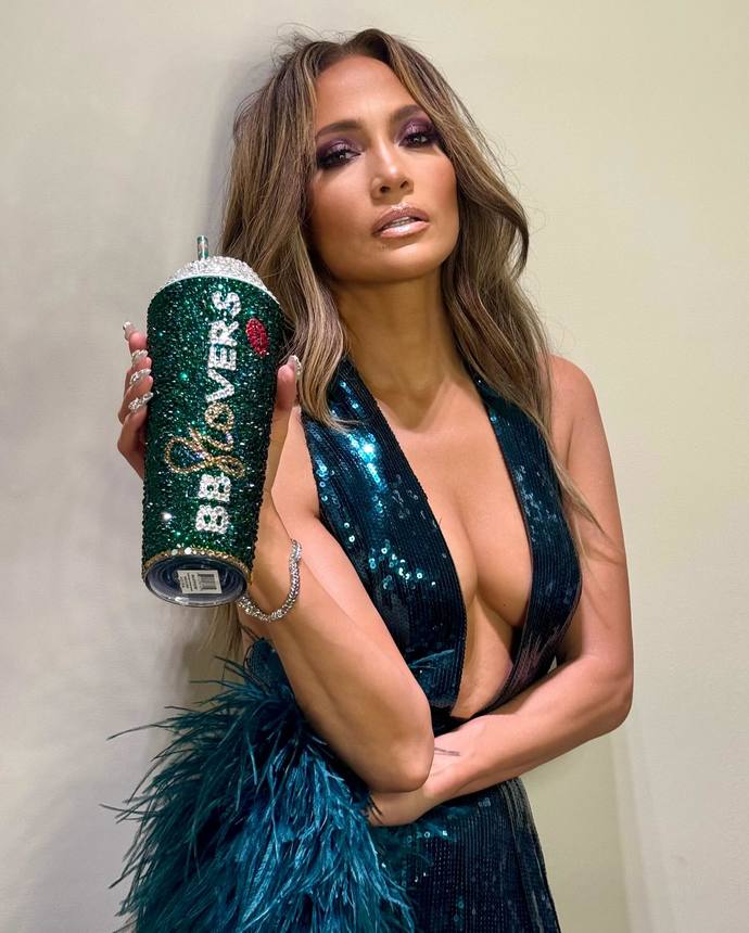 Jennifer Lopez in 55 yaşında böyle seksi olması normal mi?