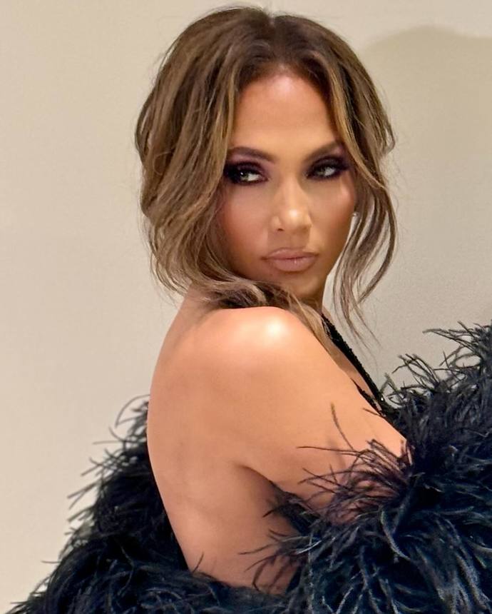 Jennifer Lopez in 55 yaşında böyle seksi olması normal mi?