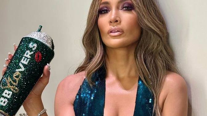 Jennifer Lopez 'in 55 yaşında böyle seksi olması normal mi?
