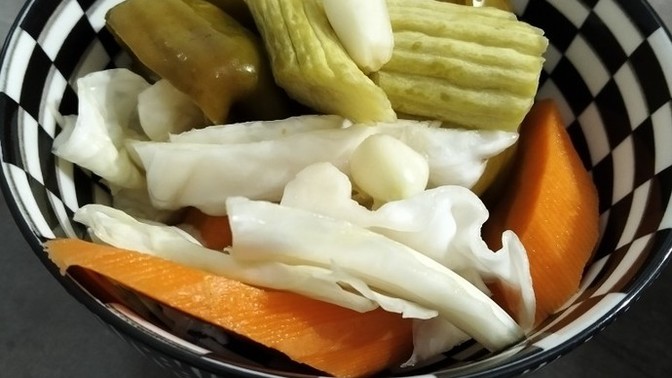 Turşu limon ile mi kurulur sirke ile mi?