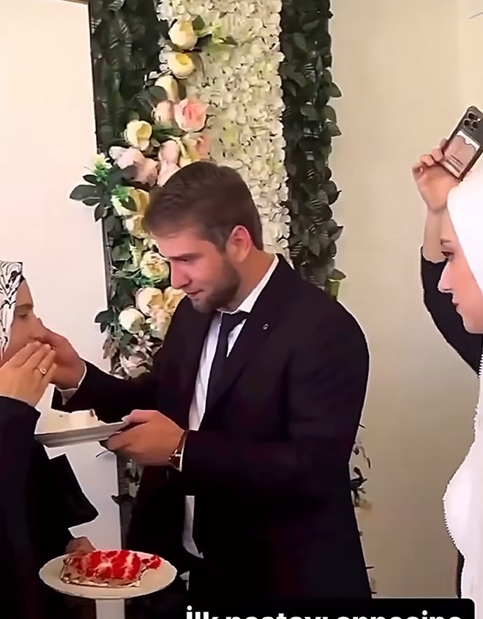 İlk pastayı annesine yediren erkekten olur mu?