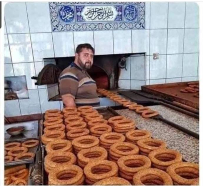 Alt tarafı simit var mı dedim🤭🤭🤭bu ne sinir bu ne gerginlik? anlamadım ki 🤭🤭?