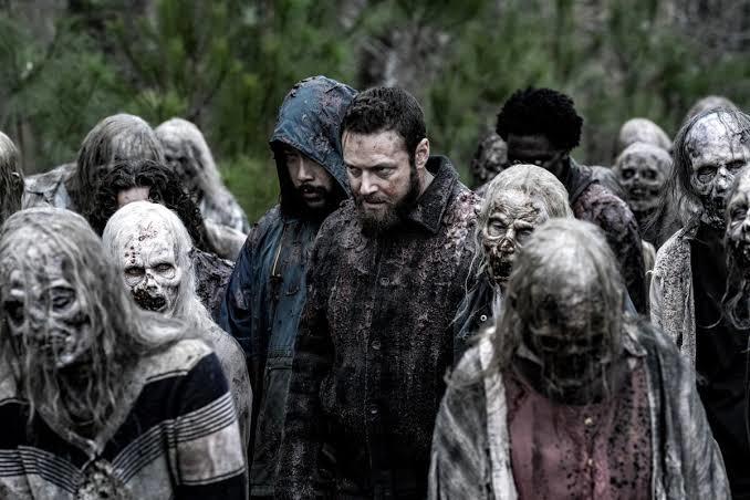 Şehrinizdeki herkes zombiye dönüşmüş olsa sizce siz kaç gün hayatta kalırsınız😱?