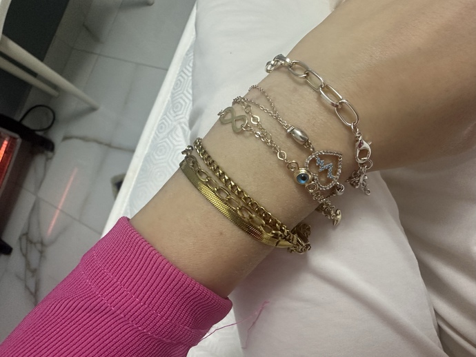 Bileklikler uyumlu mu?