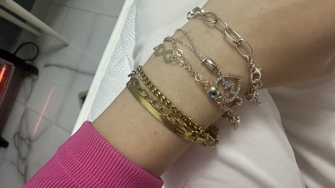 Bileklikler uyumlu mu?