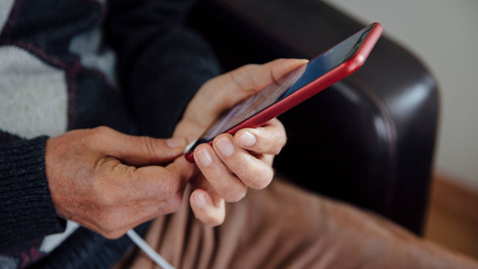 Telefonun şarjının bitmeye yakın olması dışarı çıkmanıza engel olur mu?