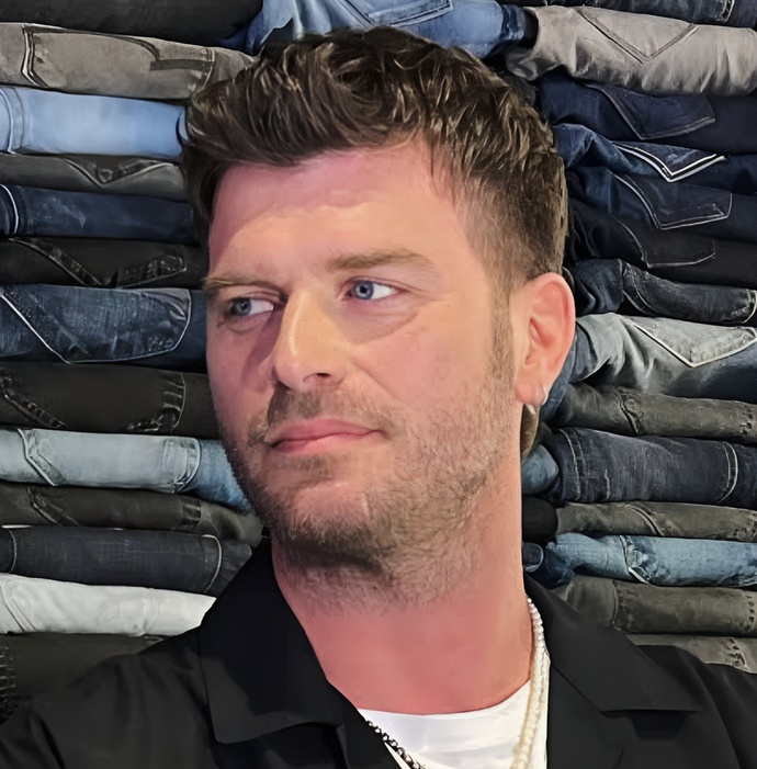 Kıvanç Tatlıtuğ mu daha yakışıklı yoksa Çağatay Ulusoy mu?