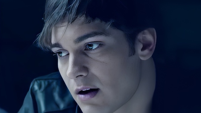 Kıvanç Tatlıtuğ mu daha yakışıklı yoksa Çağatay Ulusoy mu?