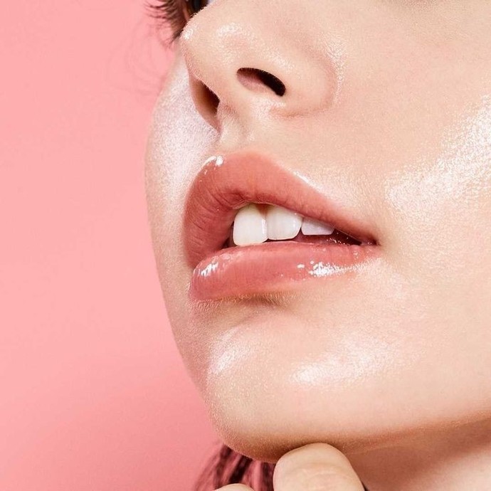 Soğuktan kuruyan dudaklara lip balm öneriniz var mı?