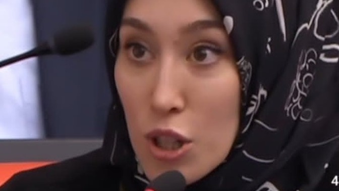 Bu ara gündem de olan bu milletvekili rumeysa kadak hakkında ne düşünüyorsunuz?