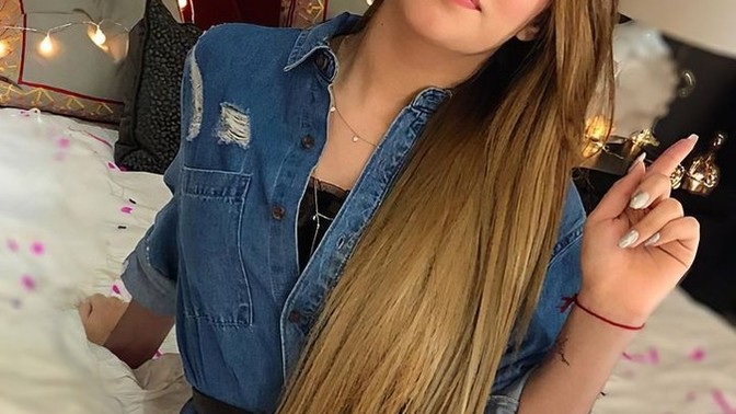 Düz saçların albenisi çok mu?
