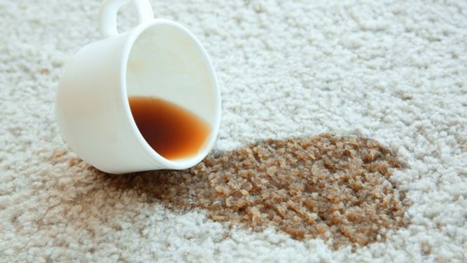 Halıya dökülen kahve lekesini çıkarmak için hangi yöntem denenmeli?