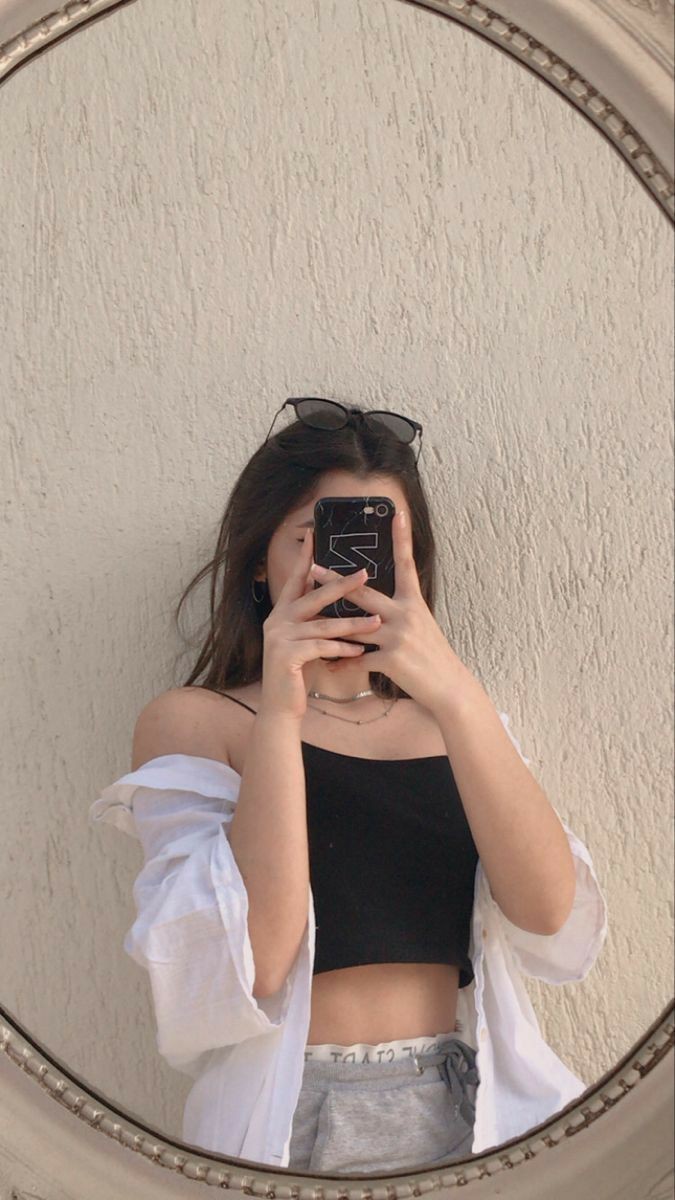 Crop giyen kızdan olur mu?