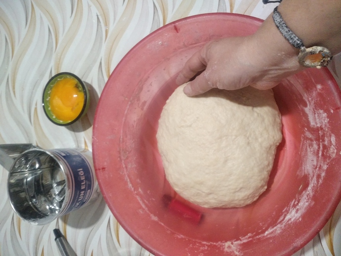 Pizza poğaça yaptım çaylar hazır mı?