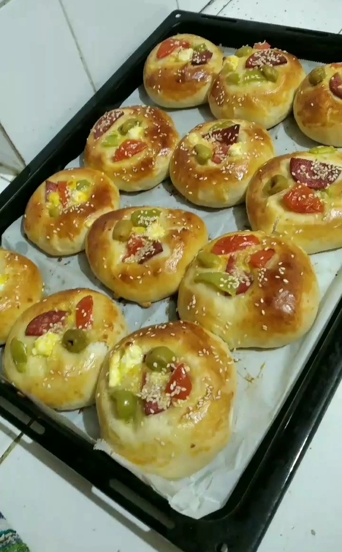 Pizza poğaça yaptım çaylar hazır mı?
