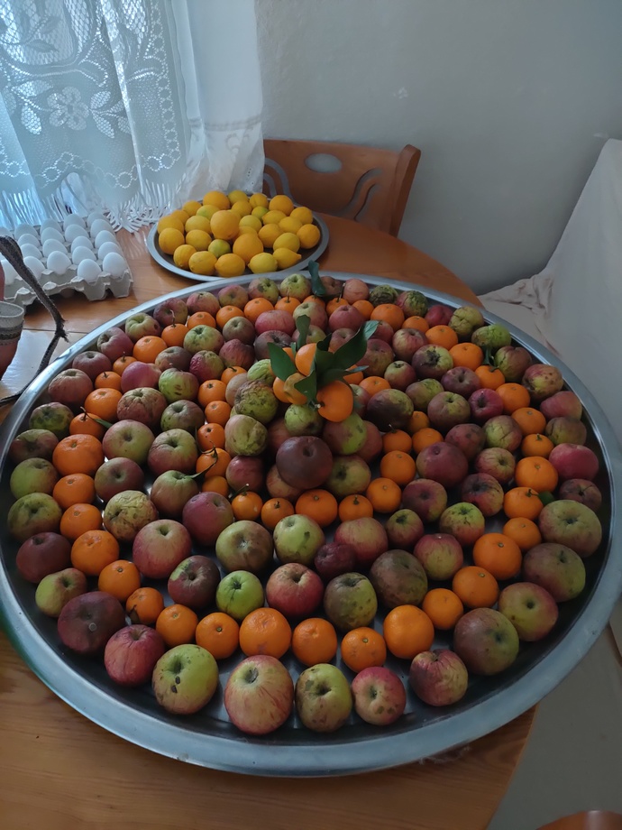 Kendime küçük bir meyve tabağı hazırladım. Nasıl?