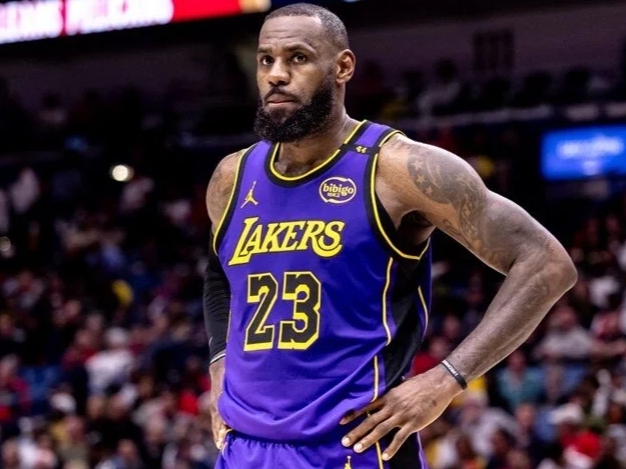 Basketbolcu Le Bron James 212 milyon takipçiye rağmen geçici olarak sosyal medyayı bıraktı sizce takipçilerine yeniden ulaşır mı?