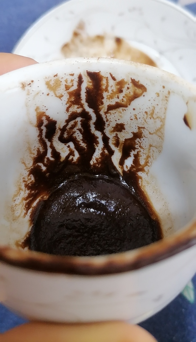 Kahve falıma bakar mısınız neler var ?