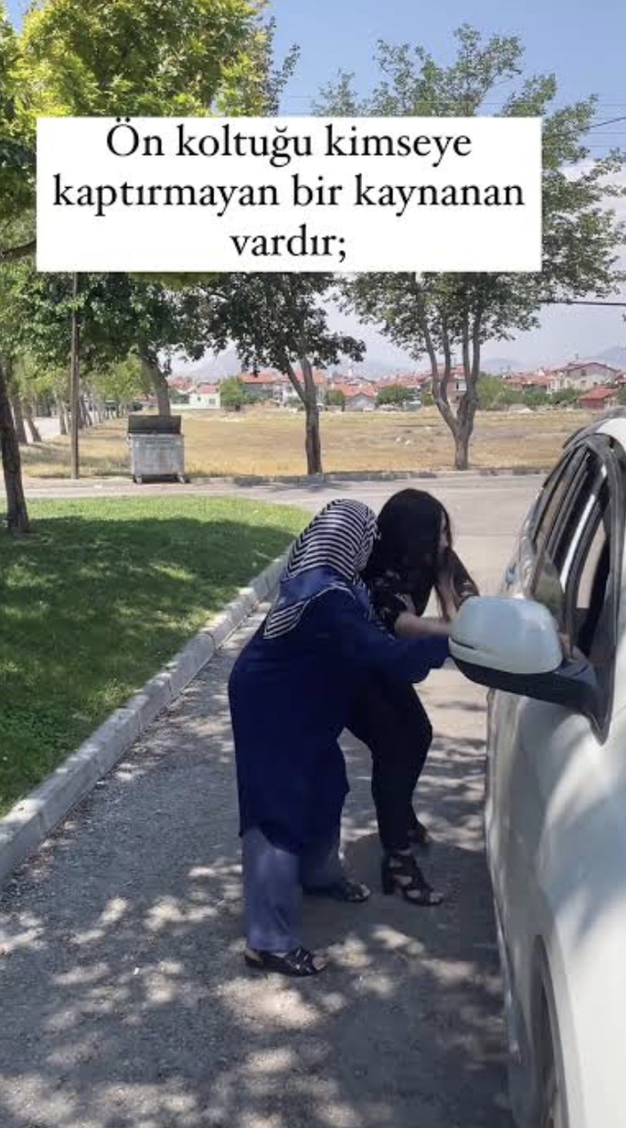 Eşiniz ve annesiyle yolculuğa çıktınız öne kim oturur?