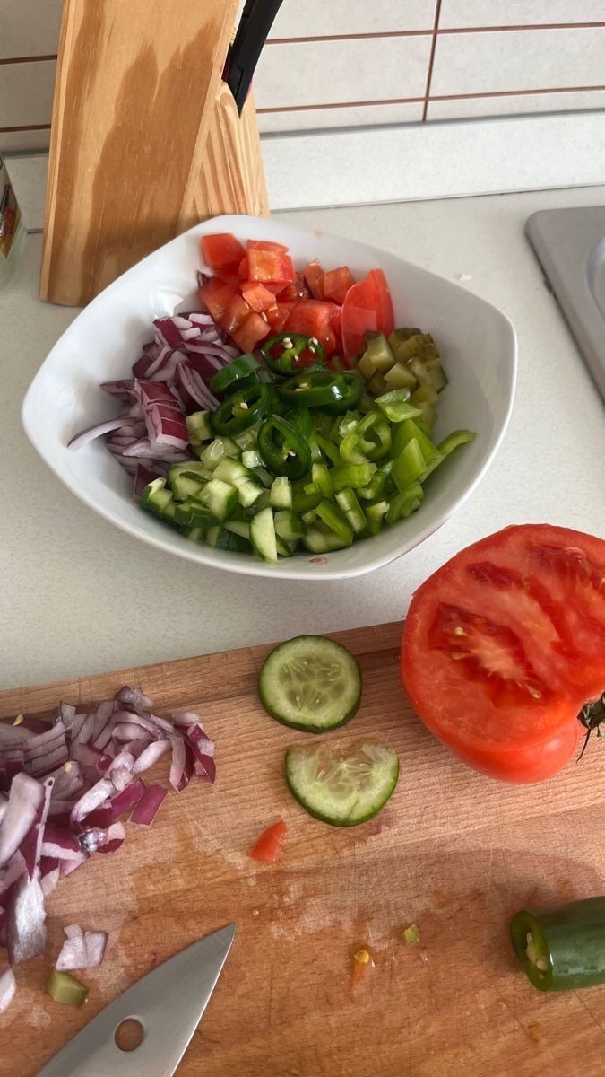 Salatasız yemek olur mu?