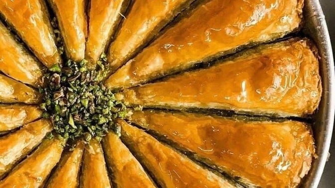 En güzel baklava Gaziantep baklavasımıdır oraya mı gitmeli baklava yemek için?