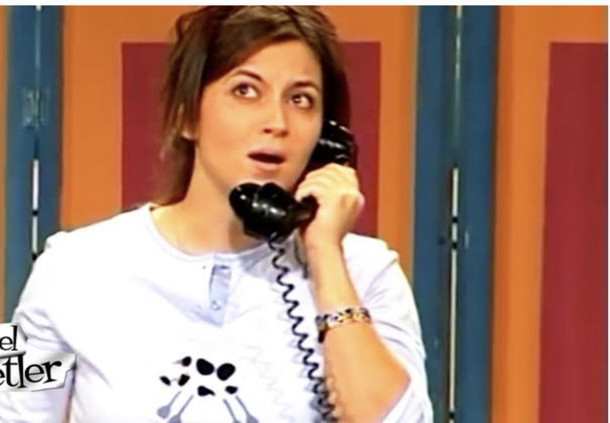 Eskiden telefon sapıkları vardı sesimizi dinleyip hoh yapıp kapatırlardı acaba ne oldu o tavfaya?😂😂😂😂?