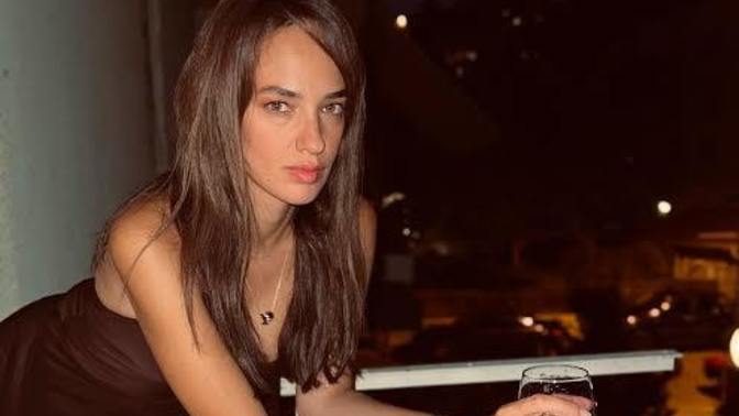 Seda Bakan sizce çok güzel ve seksi mi?