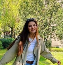 Sizce Bu 3lüden hangisi daha güzel ve başarılı?