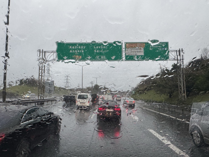 İstanbul trafiğinin bittiğini, elbet bir gün görebilecek miyiz?