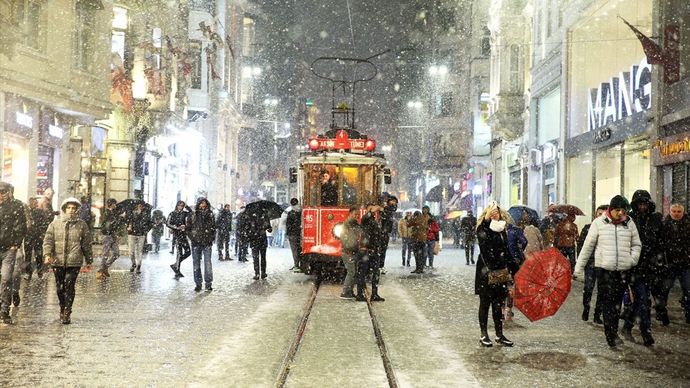 #İstanbul da yer yer kar yağışı başlamış, sizin ilçenizde durum nasıl😉?